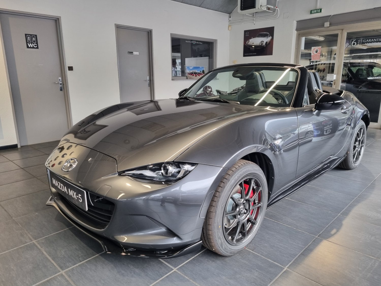 En savoir plus sur MAZDA MX-5 ROADSTER